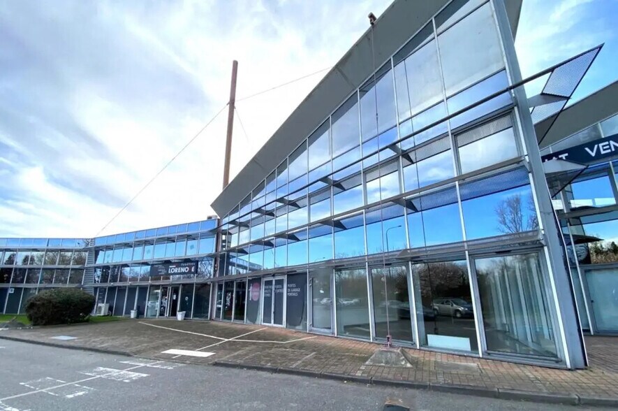 Flex in Toulouse for lease - Building Photo - Image 1 of 23