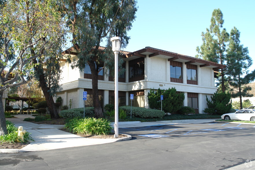 Central Westlake Village-  Abundant parking, Westlake Village, CA for lease - Building Photo - Image 2 of 4