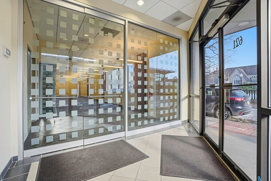 625 Main St, Fitchburg, MA for lease - Building Photo - Image 2 of 22