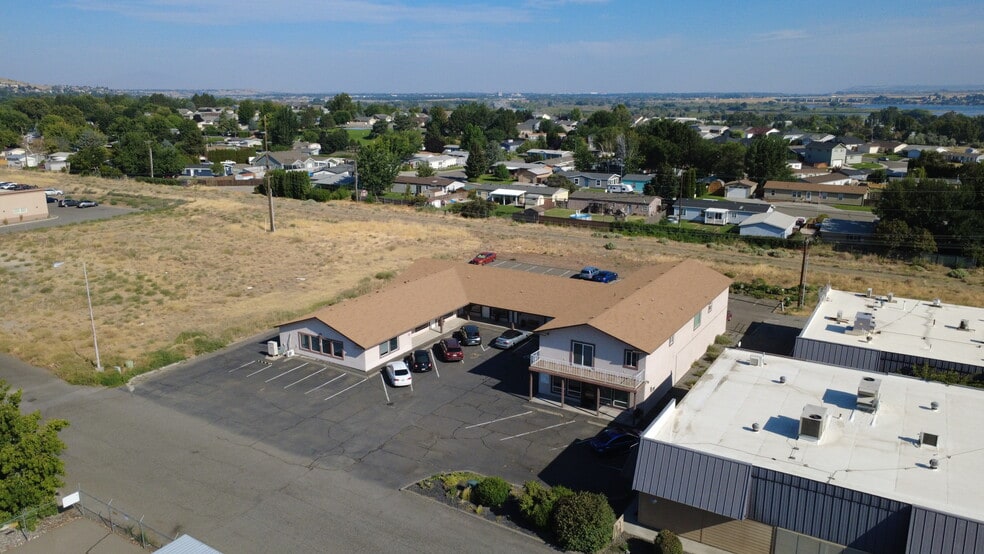8514 W Gage Blvd, Kennewick, WA for lease - Building Photo - Image 2 of 10