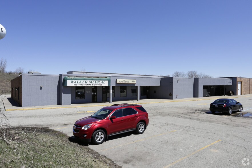 1029-1035 4 Mile Rd NW, Grand Rapids, MI for sale - Primary Photo - Image 1 of 1