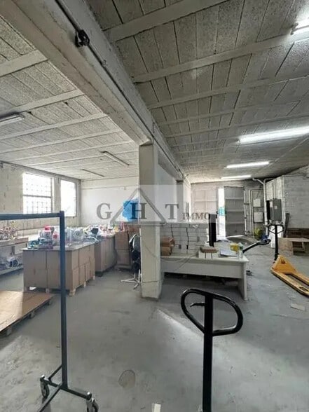Industrial in Romainville for lease - Interior Photo - Image 3 of 6