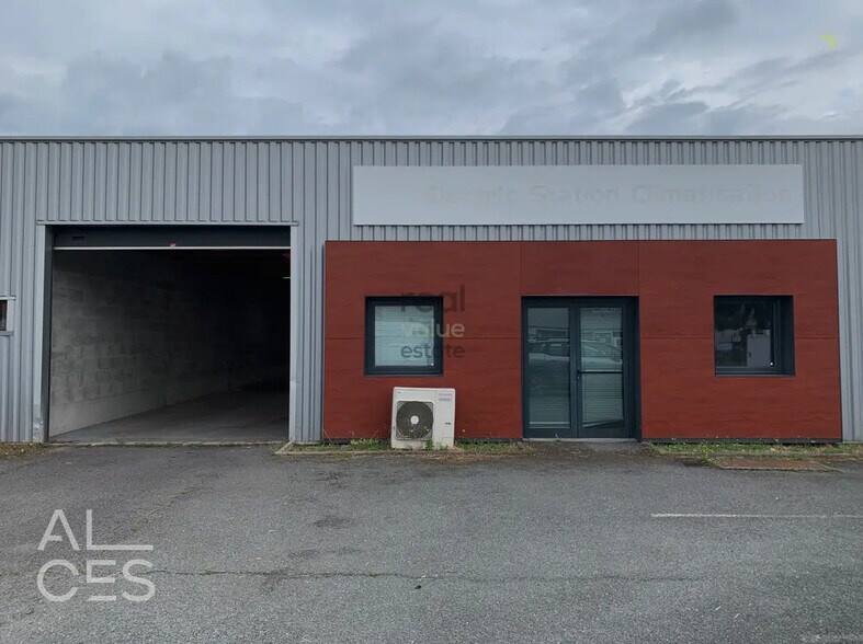 Flex in Pessac for lease - Building Photo - Image 2 of 3