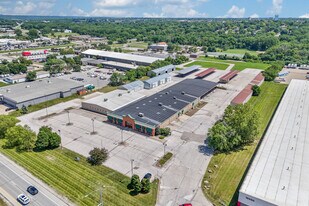 10320 Hickman Rd, Clive IA - Warehouse