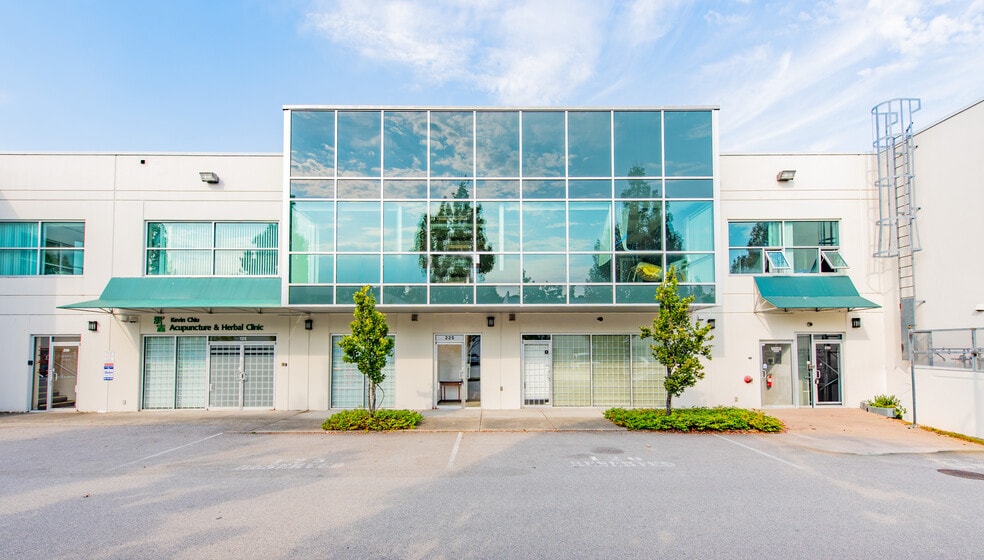 8600 Cambie Rd, Richmond, BC for lease - Building Photo - Image 2 of 9