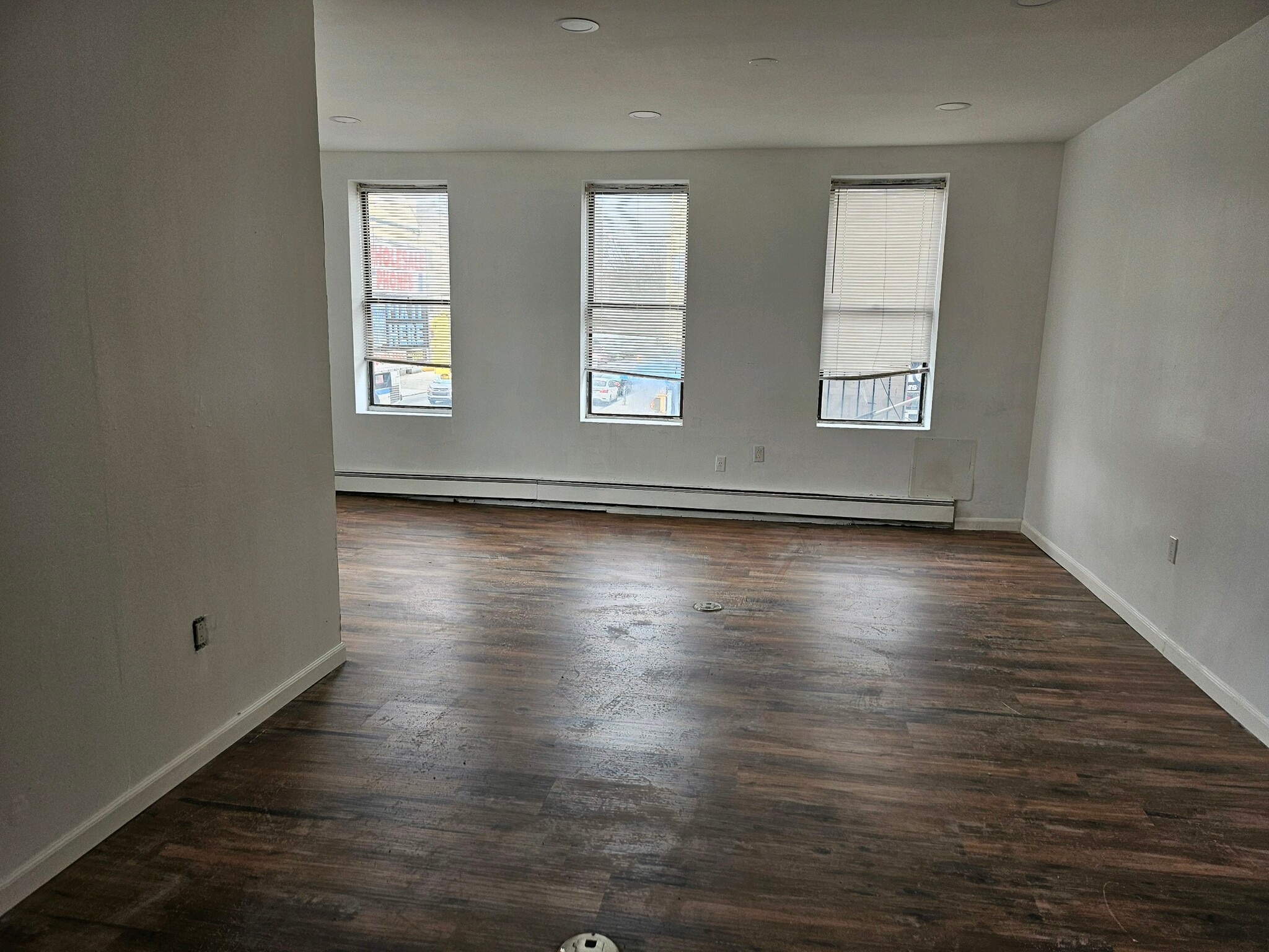 2914 Glenwood Rd, Brooklyn, NY for lease Interior Photo- Image 1 of 2