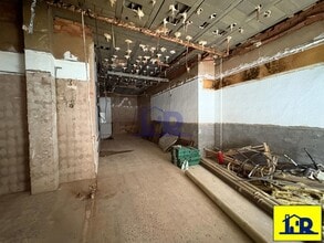 Retail in Cuenca, Cuenca for lease Interior Photo- Image 2 of 4