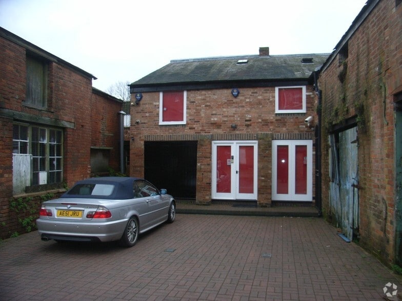 Powers Court Russell St, Leamington Spa for sale - Primary Photo - Image 1 of 1