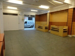 Retail in València, Valencia for lease Interior Photo- Image 1 of 3