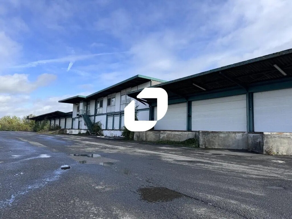 Location Entrepôt 1 500 m² à 3 530 m² - Photo 1