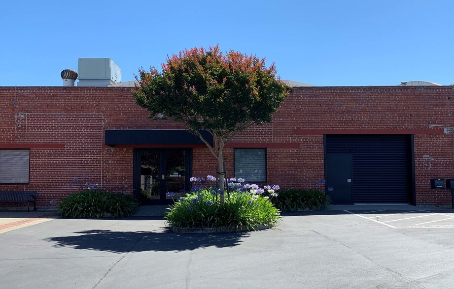 2100 Dennison St, Oakland, CA for sale - Primary Photo - Image 1 of 1