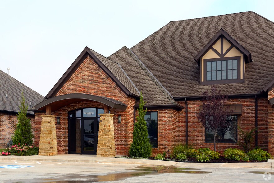 1101 SW 30th Ct, Oklahoma City, OK for sale - Building Photo - Image 1 of 1