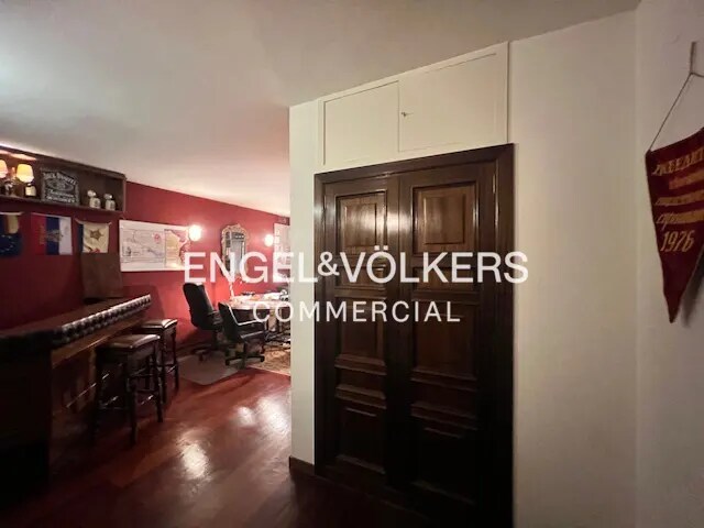 Multifamily in Barcelona, Barcelona for sale - Interior Photo - Image 2 of 11
