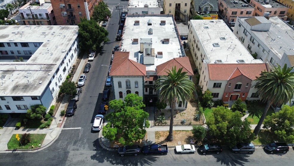 2910 Leeward Ave, Los Angeles, CA for sale - Building Photo - Image 3 of 10