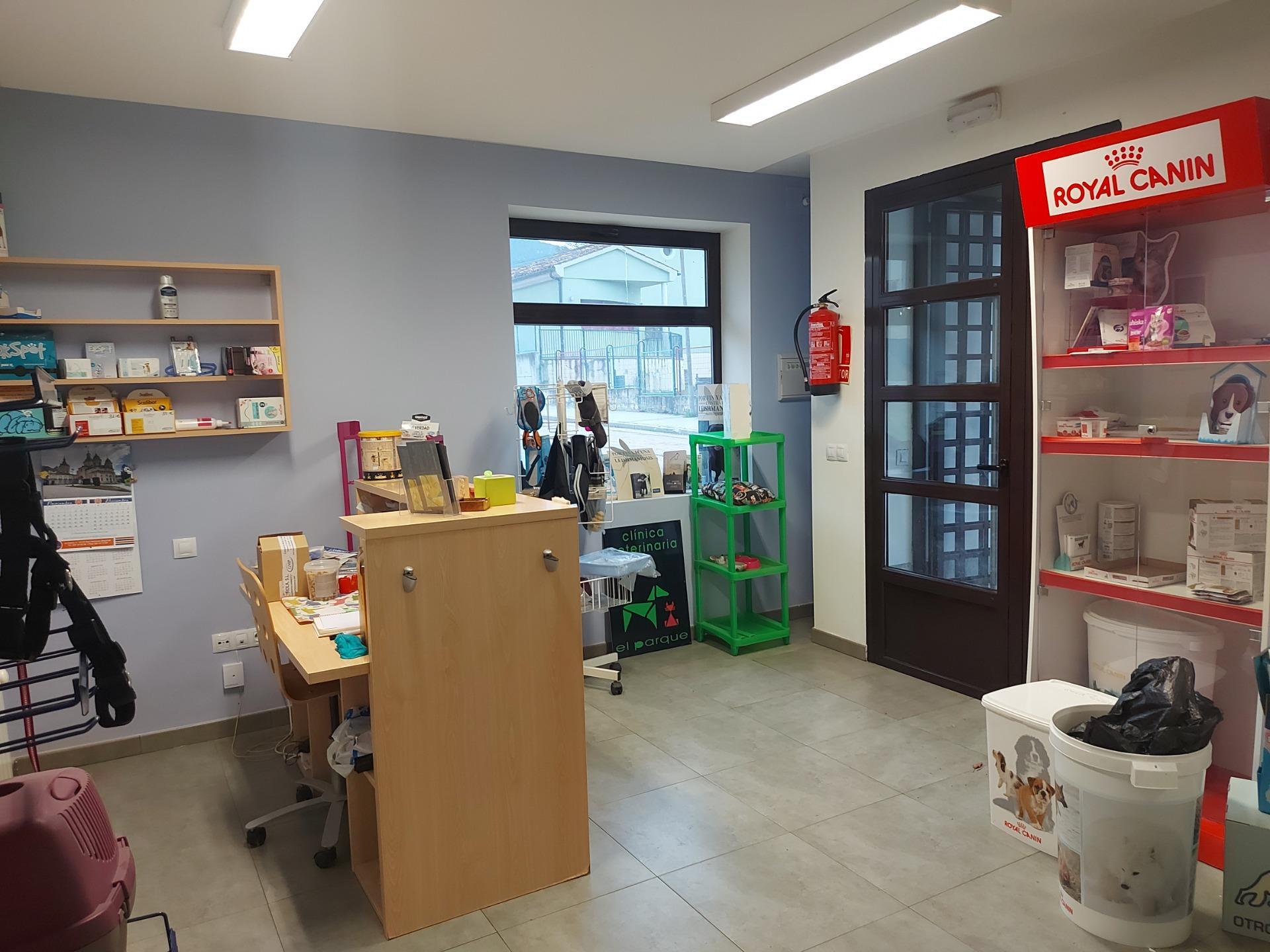 Retail in Real Sitio de San Ildefonso, Segovia for lease Interior Photo- Image 1 of 10