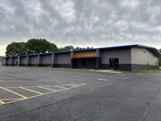 2075 Edgewater Dr, Pekin IL - Warehouse