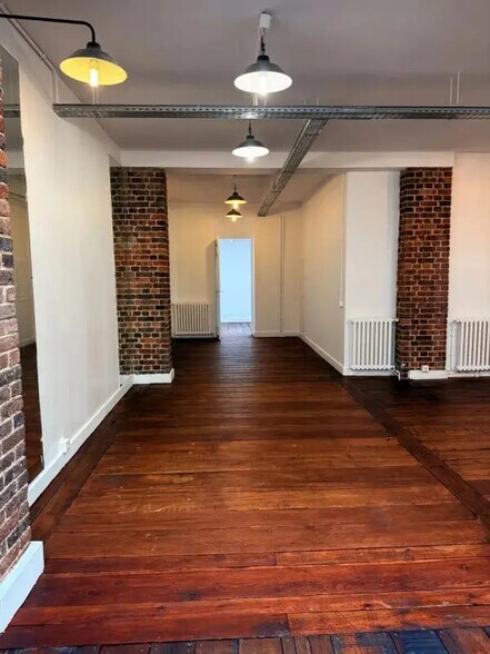 18 Rue Mesnil, Paris for lease - Interior Photo - Image 3 of 9