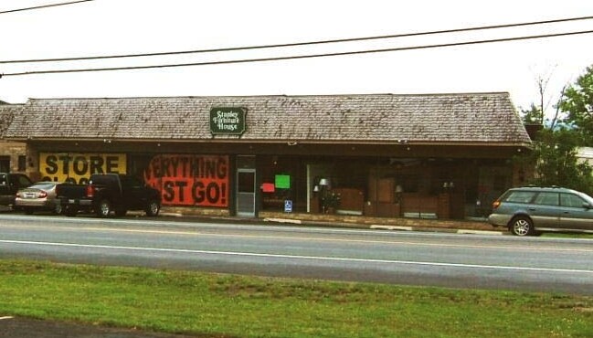 8182 Seneca Tpke, New Hartford, NY for sale Primary Photo- Image 1 of 1