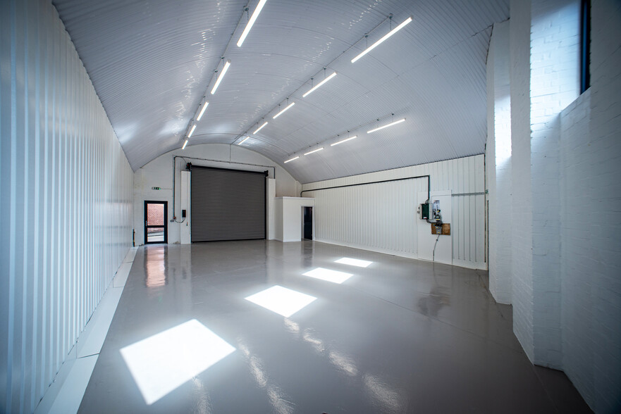 Rotherhithe New Rd, London for lease - Building Photo - Image 3 of 5