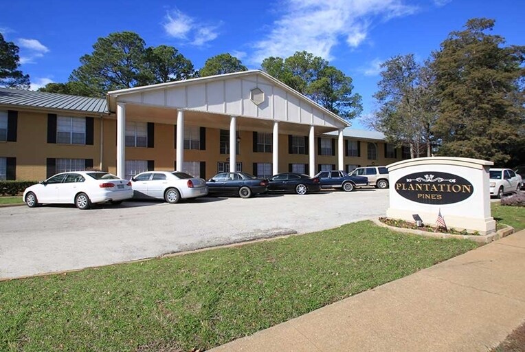 2713 South Broadway Ave, Tyler, TX for sale - Primary Photo - Image 1 of 1