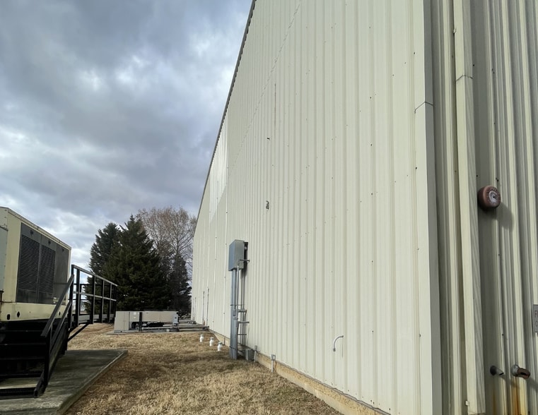 2420 Wilmington Ave, Delaware City, DE for lease - Building Photo - Image 3 of 11