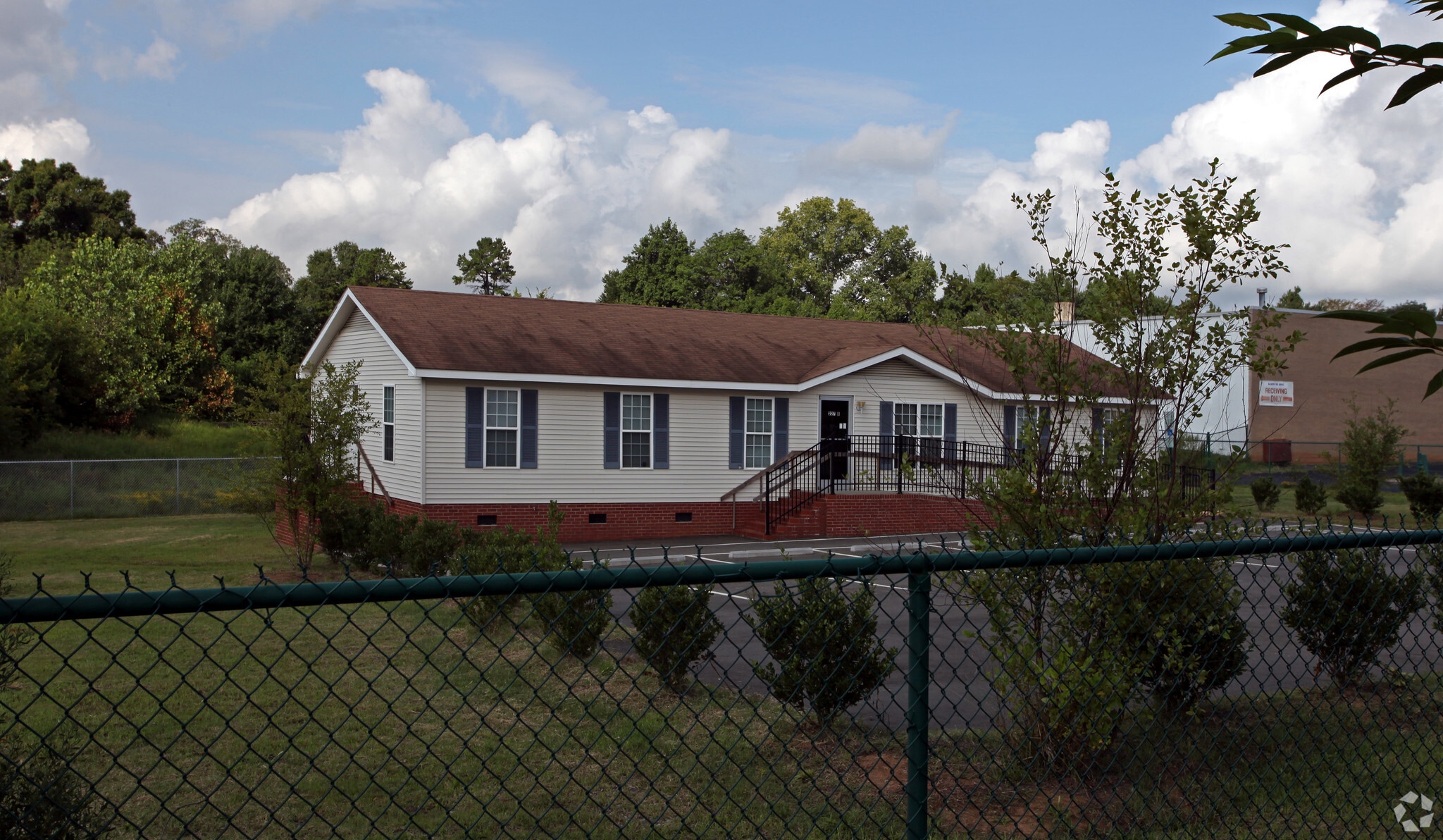 227 Atando Ave, Charlotte, NC for sale Primary Photo- Image 1 of 6