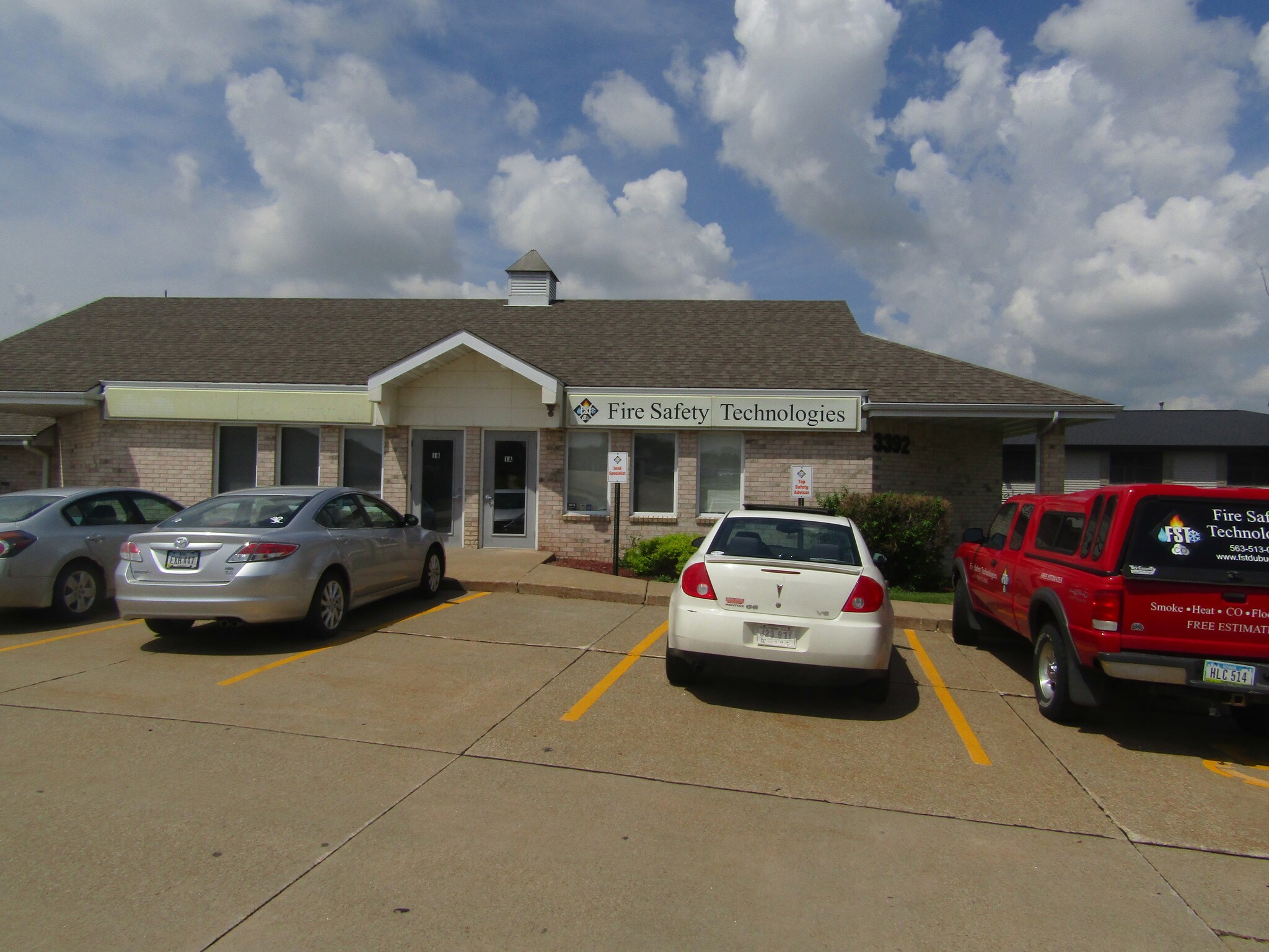 3392 Hillcrest Rd, Dubuque, IA for sale Building Photo- Image 1 of 1