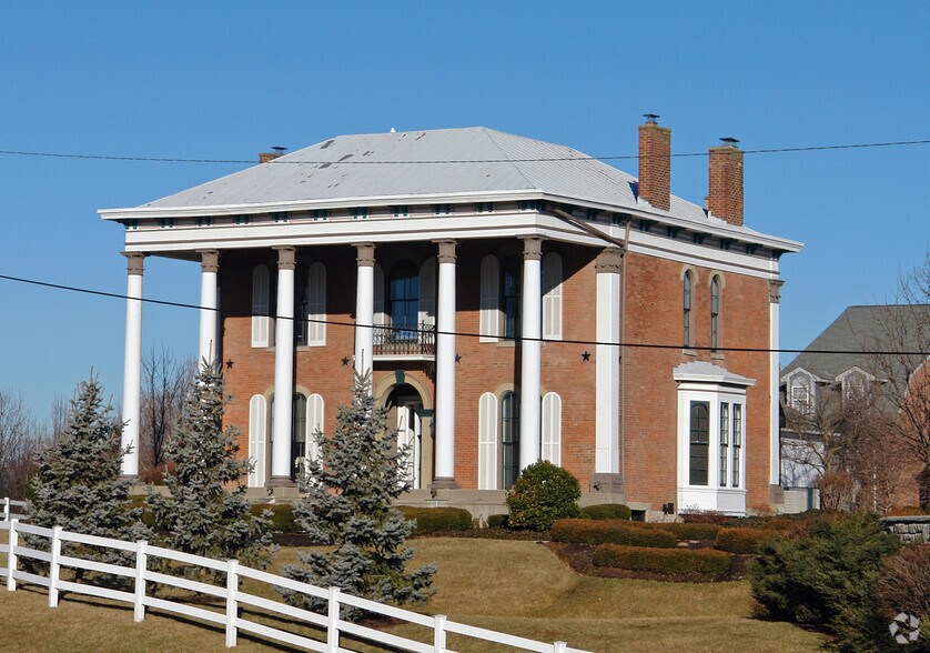 2755 Mansion Pl, Crestview Hills, KY for sale - Primary Photo - Image 1 of 1