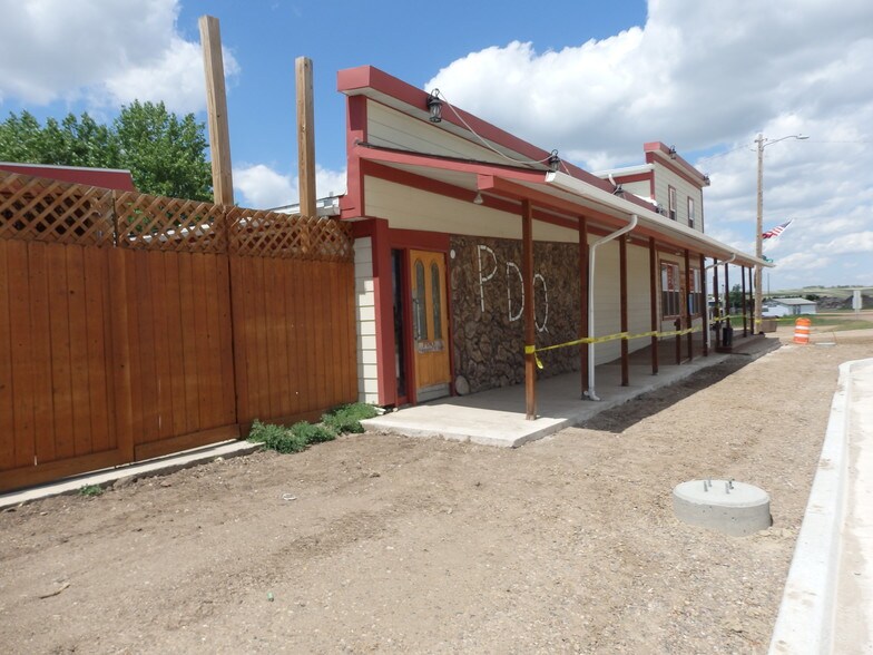 105 Main St, Arnegard, ND for sale - Building Photo - Image 1 of 1