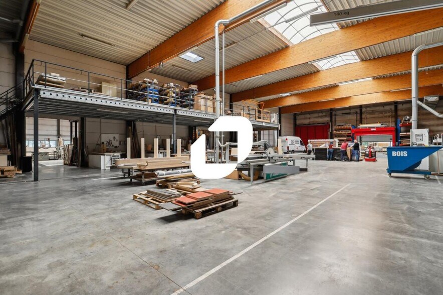 Flex in Tourcoing for lease - Building Photo - Image 3 of 20