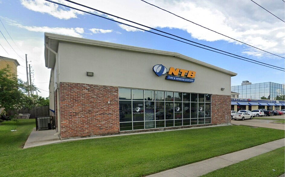 2409 Manhattan Blvd, Harvey, LA 70058