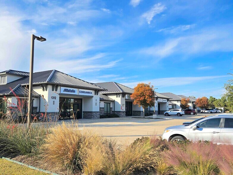 1312 W Exchange Pkwy, Allen, TX for lease - Building Photo - Image 1 of 6
