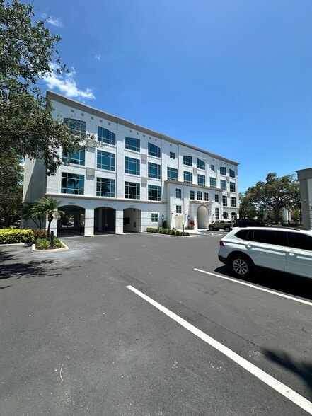 3838 Tamiami Trl N, Naples, FL for lease - Building Photo - Image 2 of 6
