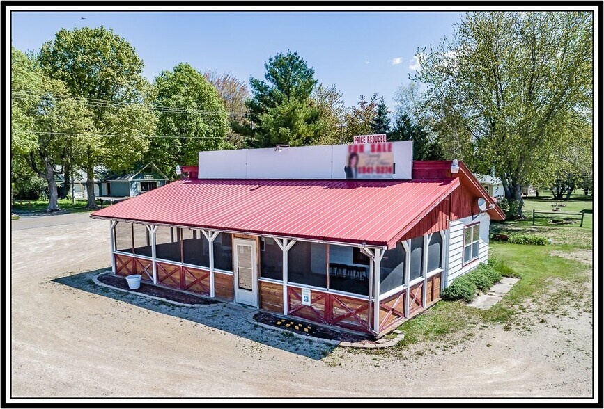 E6659 Wolf River Dr, Fremont, WI 54940