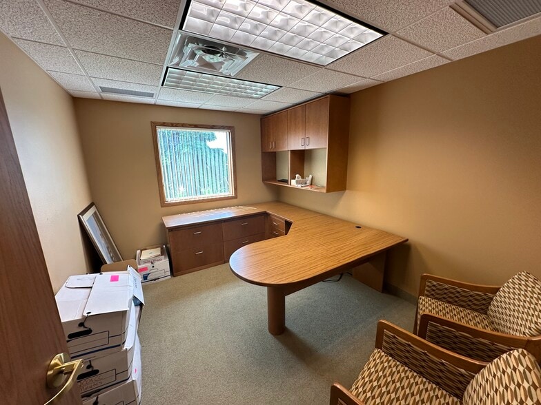 503 Highway 2 W, Devils Lake, ND for lease - Interior Photo - Image 3 of 6