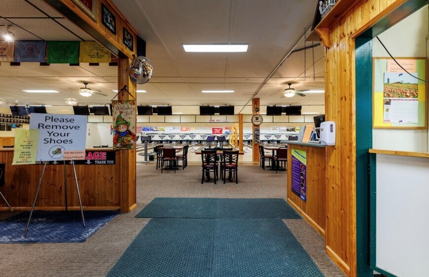 577 State St, Watertown, NY for sale - Interior Photo - Image 2 of 19