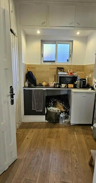 Retail in Cannes for sale - Interior Photo - Image 3 of 5