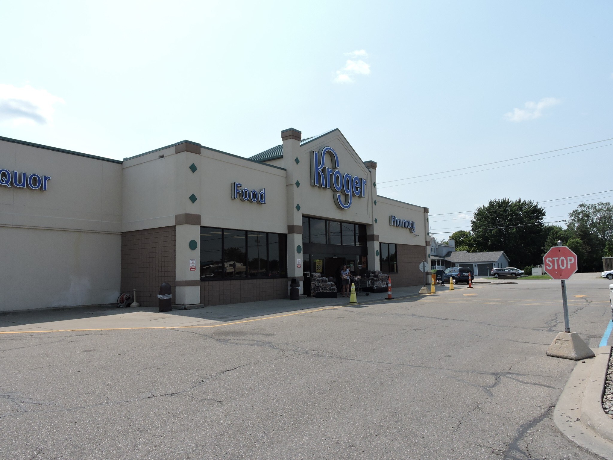 5249 Corunna Rd, Flint, MI 48532 Kroger Anchored Retail Pad