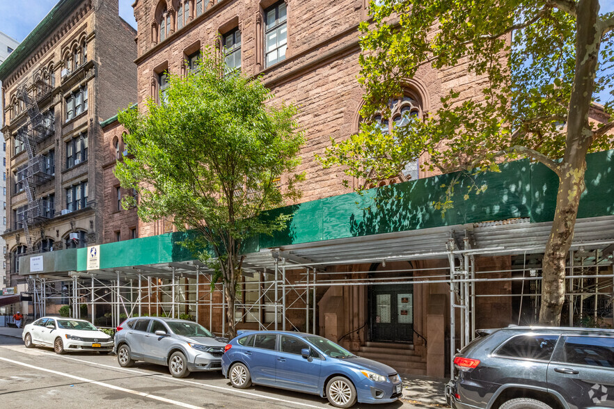 205 E 16th St, New York, NY for lease - Building Photo - Image 2 of 4