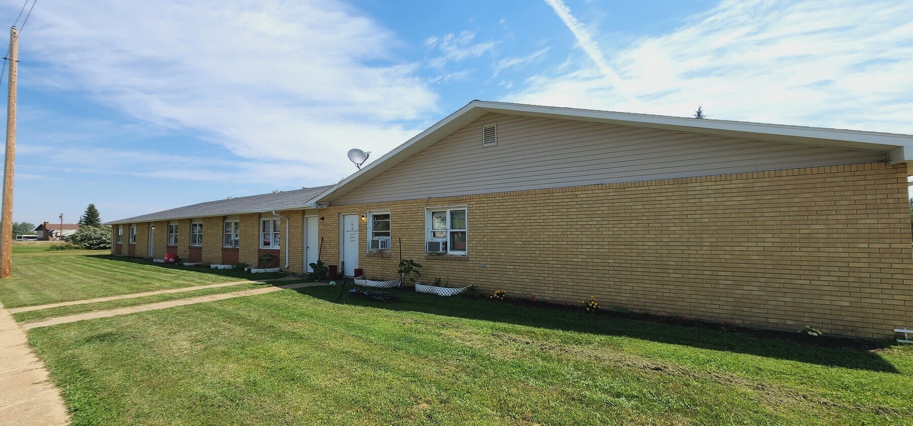 402 3rd St NW, Belfield, ND 58622