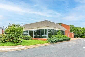 766 Warrenton Rd, Fredericksburg, VA for lease Building Photo- Image 2 of 2