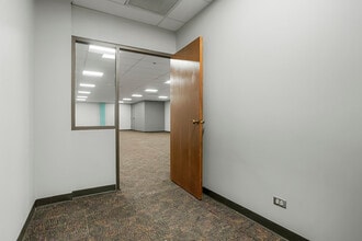 5601 S Broadway, Littleton, CO for lease Building Photo- Image 2 of 6