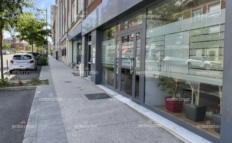 Retail in Amiens for lease - Building Photo - Image 1 of 1