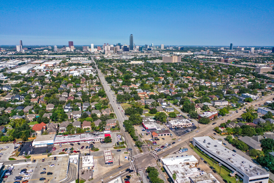 5008 Locust St, Bellaire, TX for sale - Building Photo - Image 3 of 10