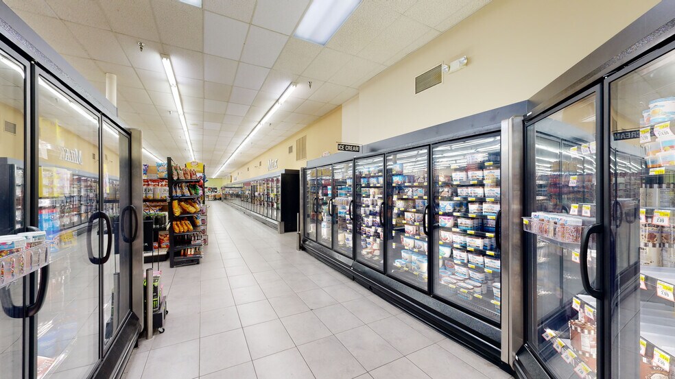 106 W Oak St, Boscobel, WI for sale - Matterport 3D Scan - Image 3 of 30