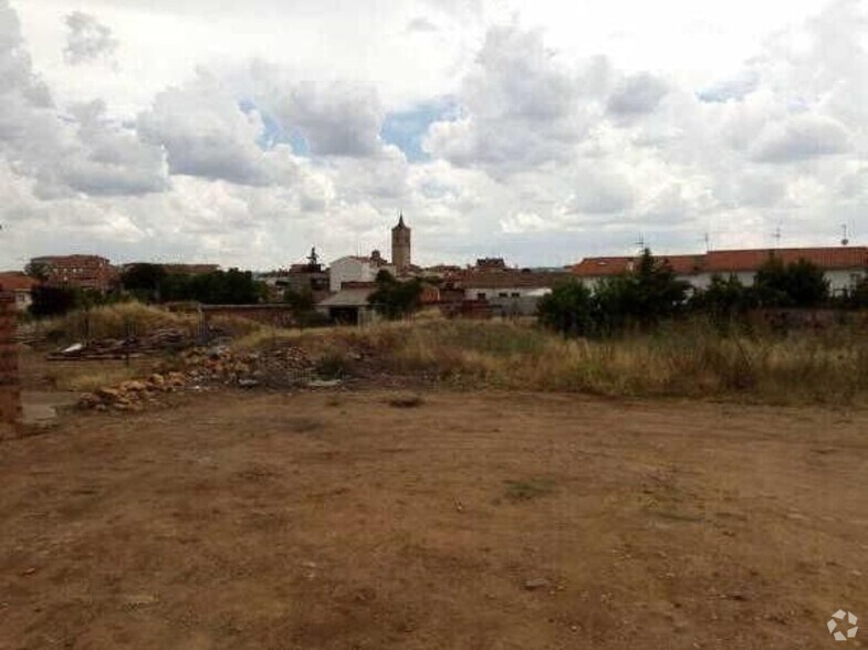 Calle de Soledad, 10, Cabanillas del Campo, Guadalajara for sale - Building Photo - Image 1 of 3