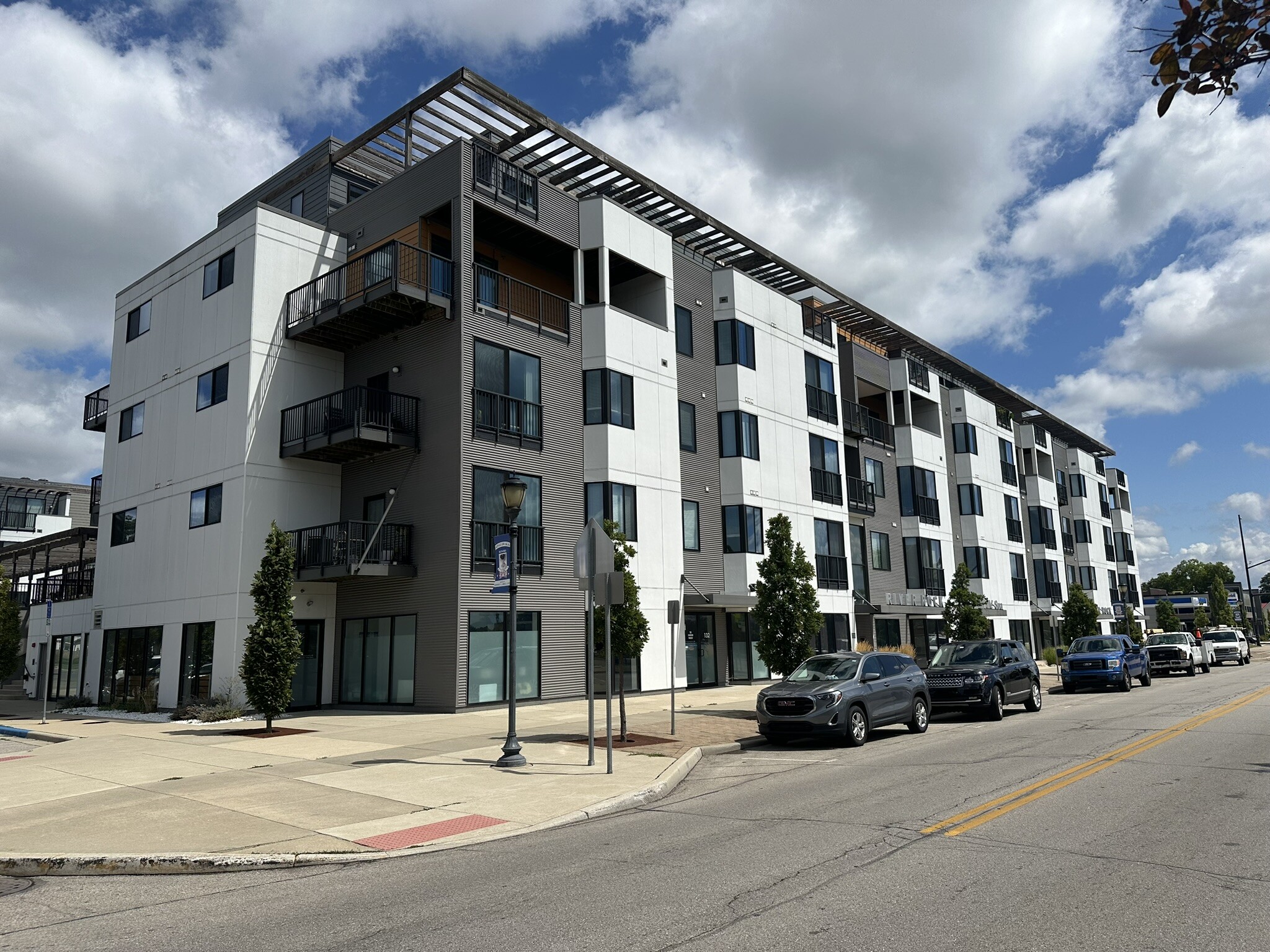 116 W Mishawaka Ave, Mishawaka, IN for lease Building Photo- Image 1 of 26