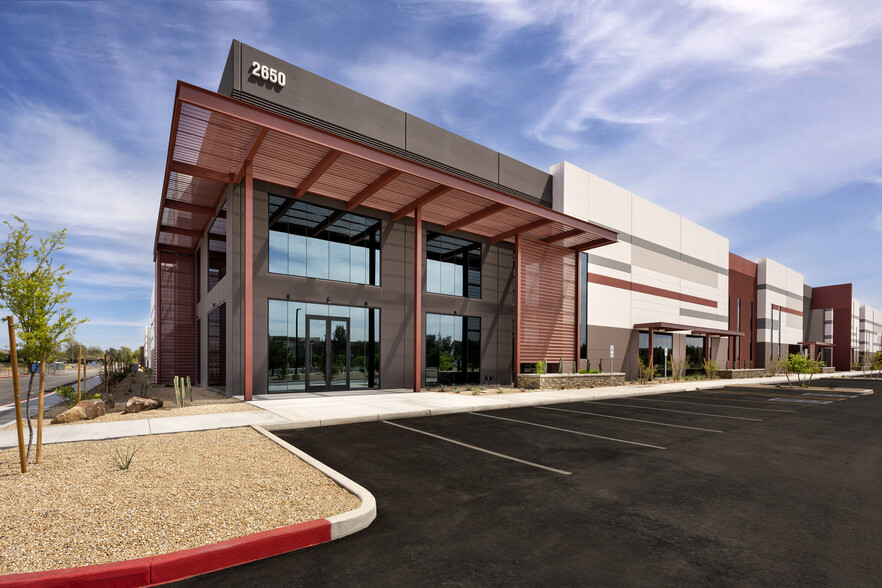 2650 S Gilbert Rd, Chandler, AZ for lease - Building Photo - Image 1 of 6