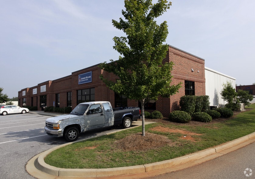 18 Brozzini Ct, Greenville, SC for lease - Building Photo - Image 1 of 35
