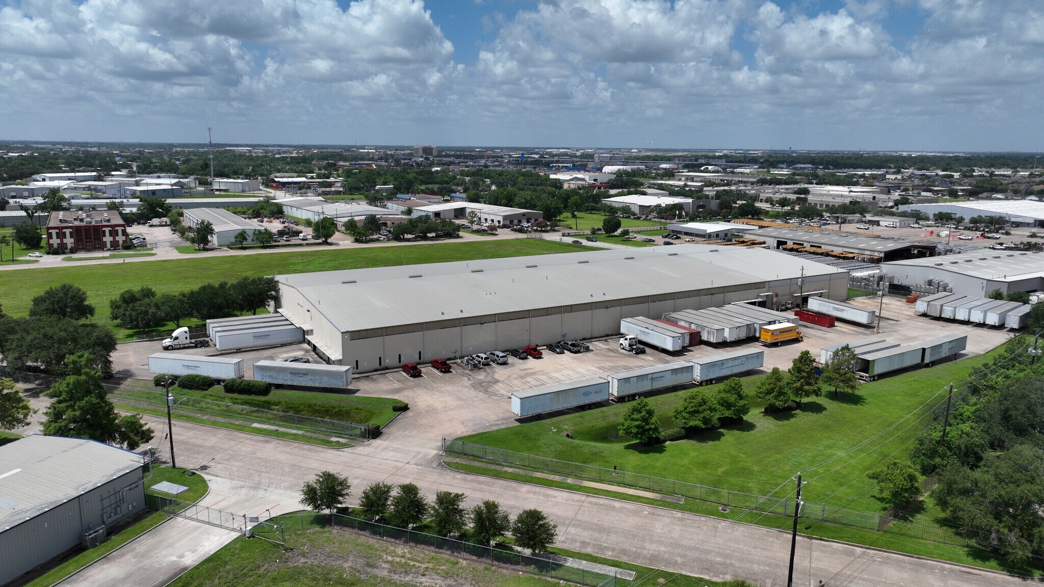 5808 Berry Brook Dr, Houston, TX for lease Building Photo- Image 1 of 7